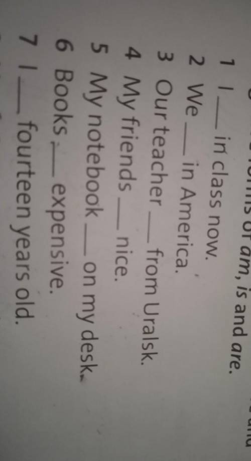 Нужно перевести и вставить нужное слово​